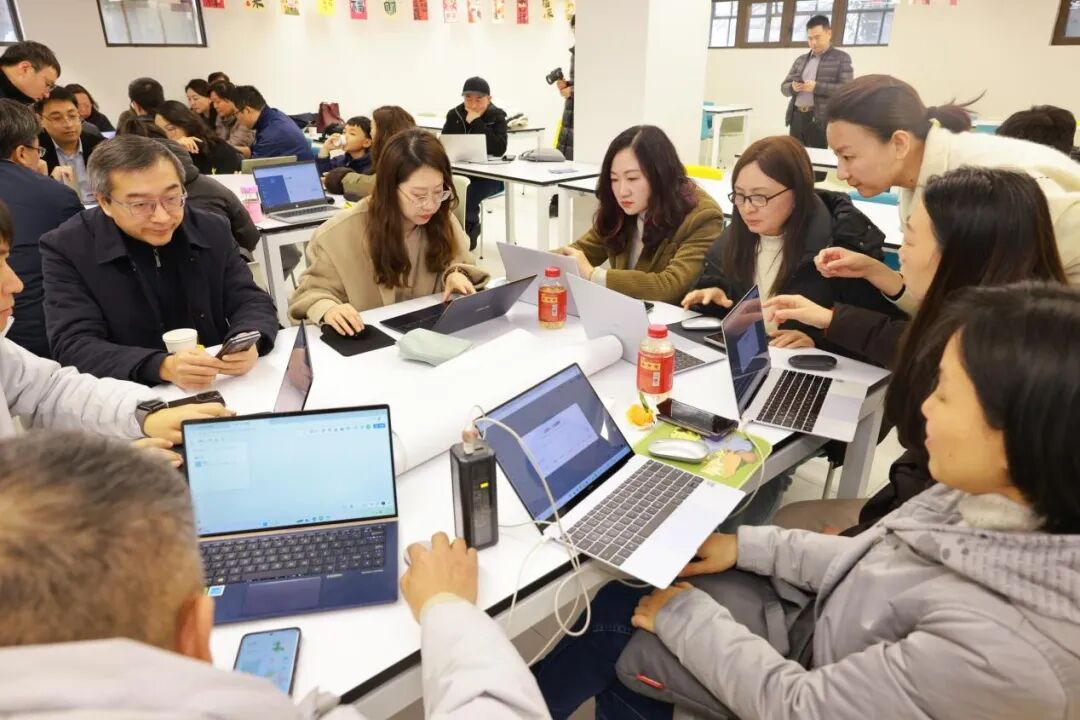 南京教育管理者AI培训“动起手来了”!Plaso伯索AI数字画布助力创新实践配图